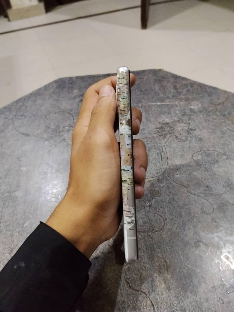 Google Pixel 7a 5