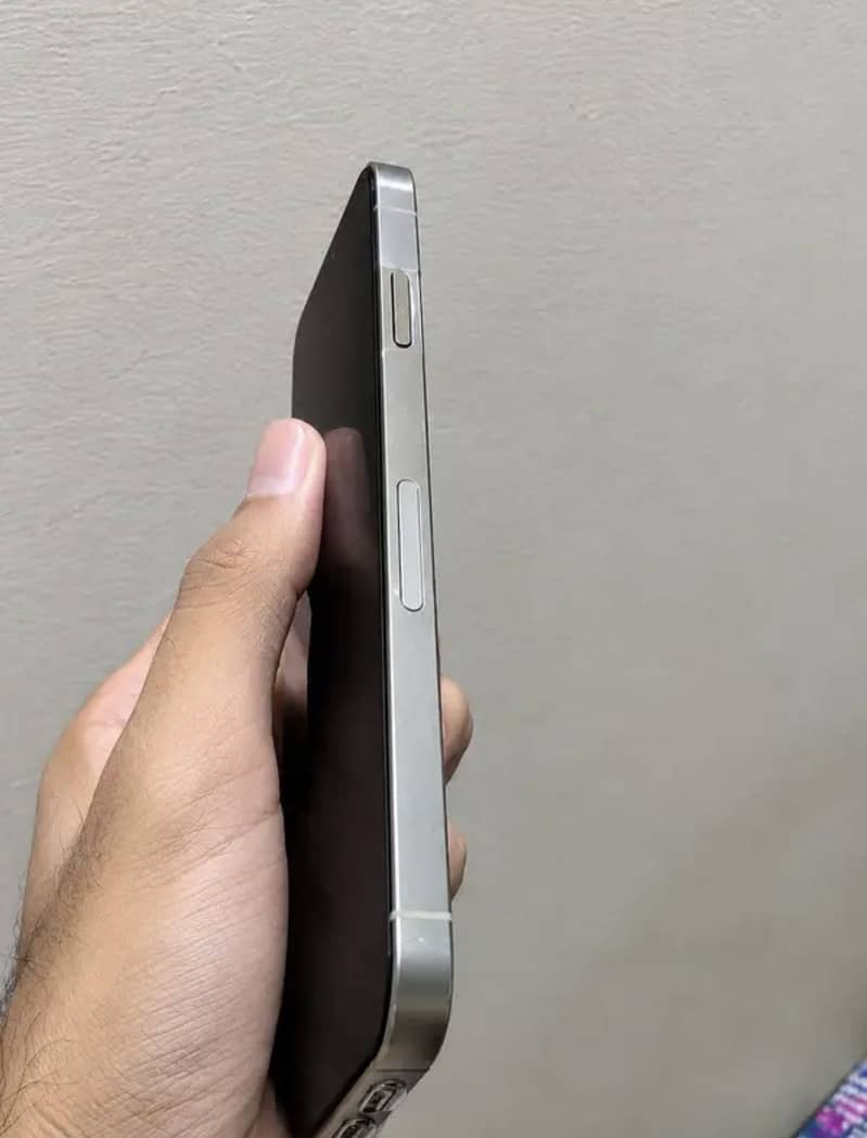 Apple iPhone 14 Pro Max 2
