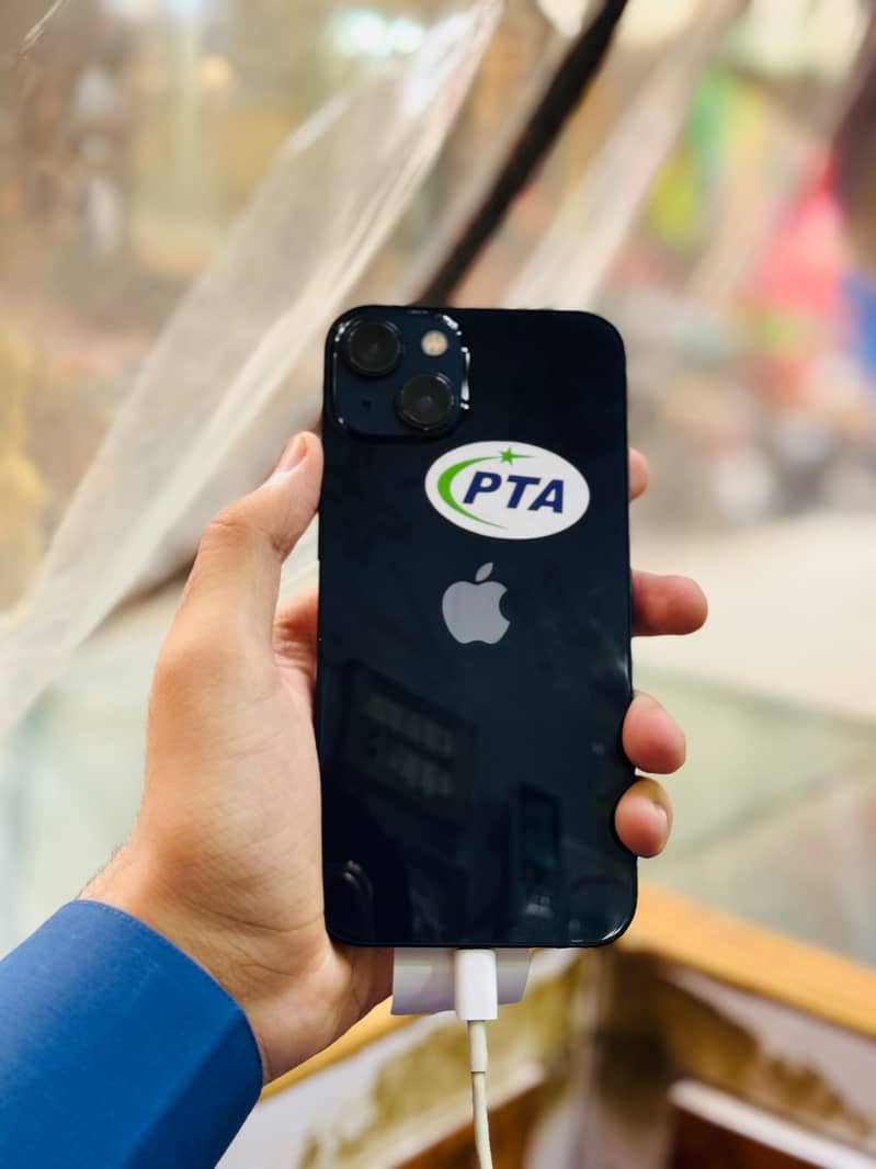 Apple iPhone 13 0