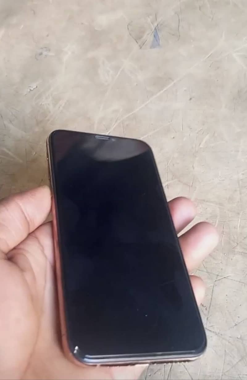 Apple iPhone XS 3