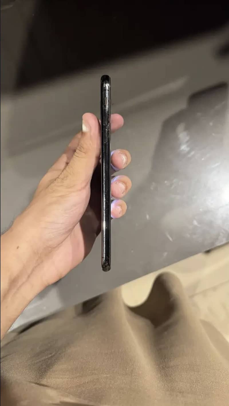 Apple iPhone XS Max 6