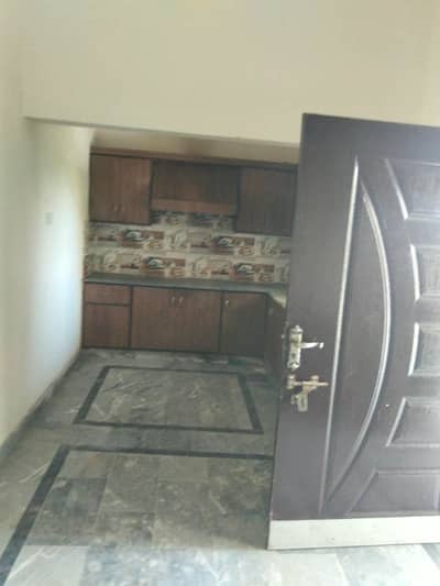 4 marla 1st floor for rent