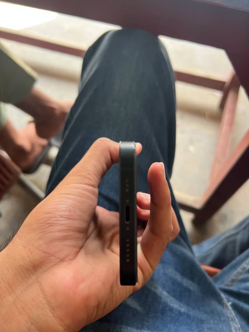 Apple iPhone 13 5
