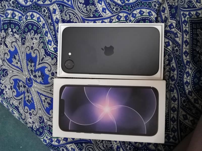 Apple iPhone 17e 3