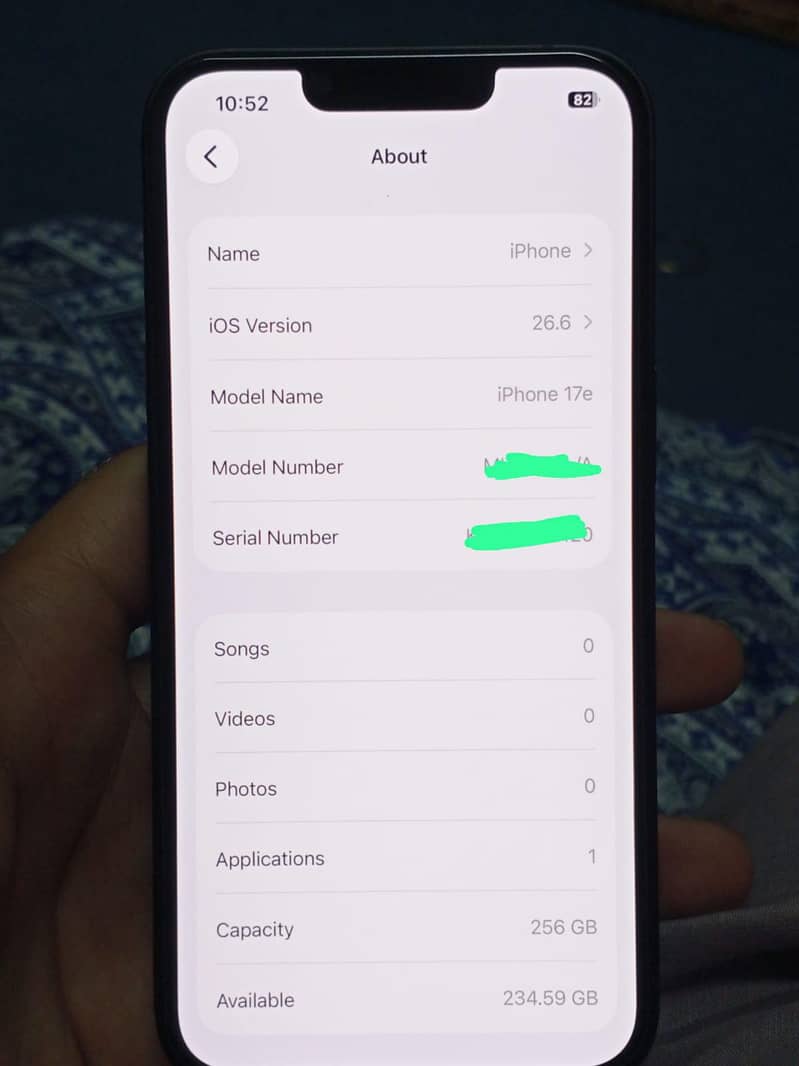 Apple iPhone 17e 6