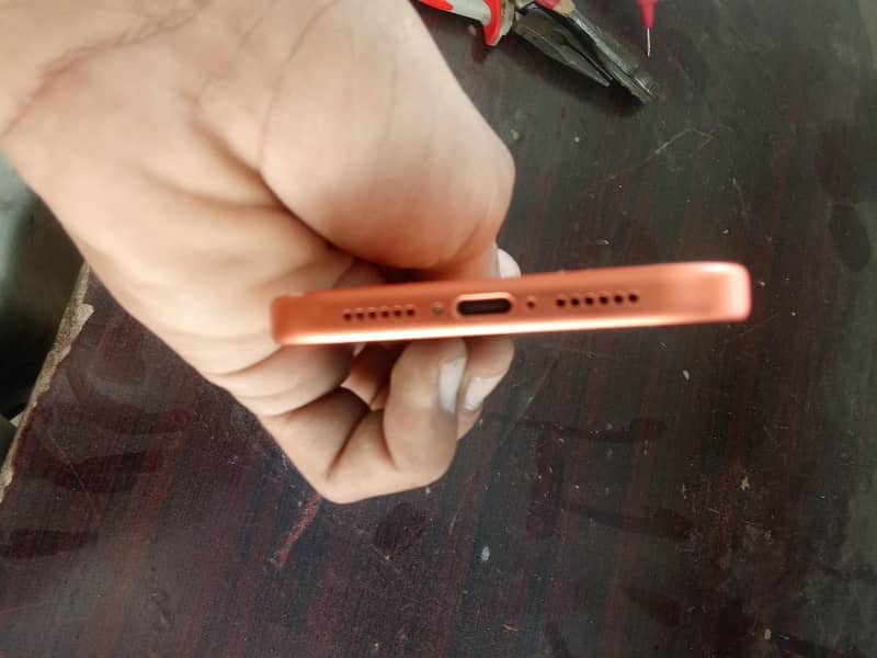 Apple iPhone XR 4