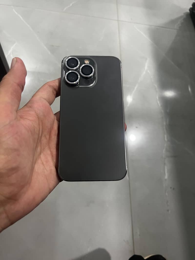 Apple iPhone 13 Pro 1