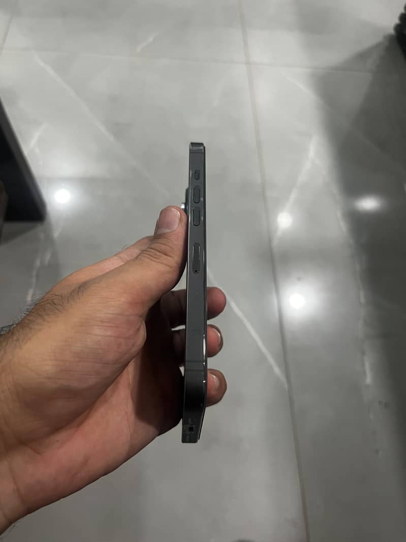 Apple iPhone 13 Pro 3
