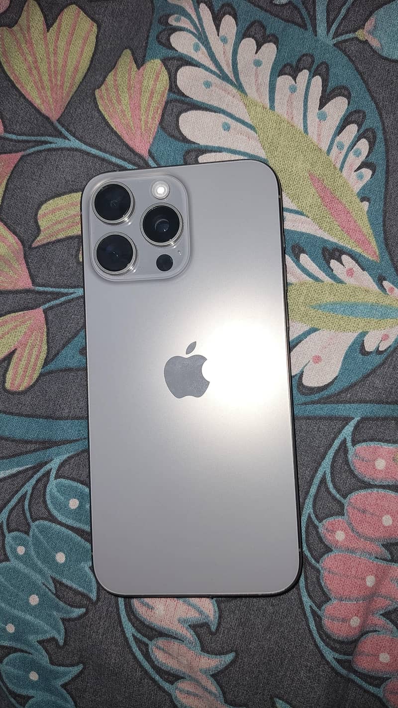 Apple iPhone 15 plus 0