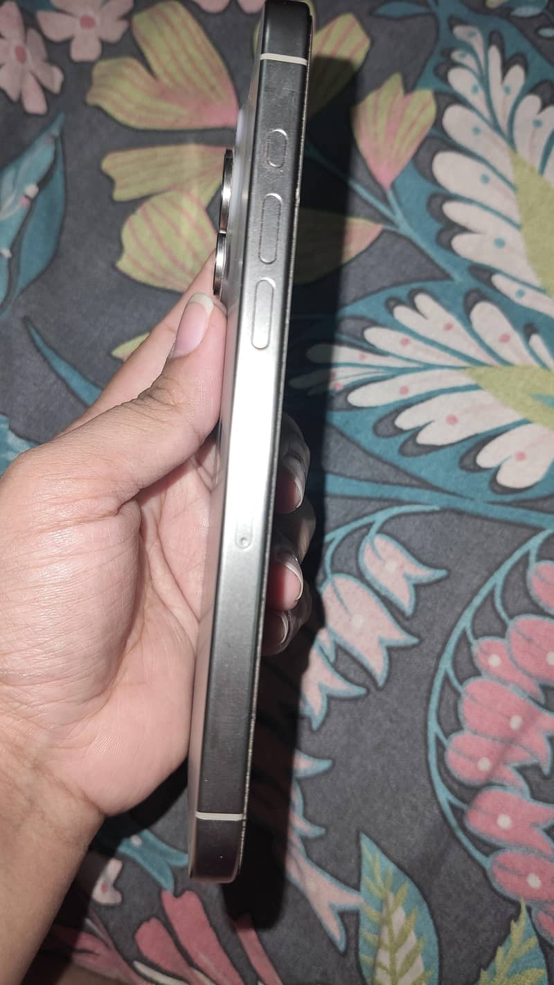 Apple iPhone 15 plus 2