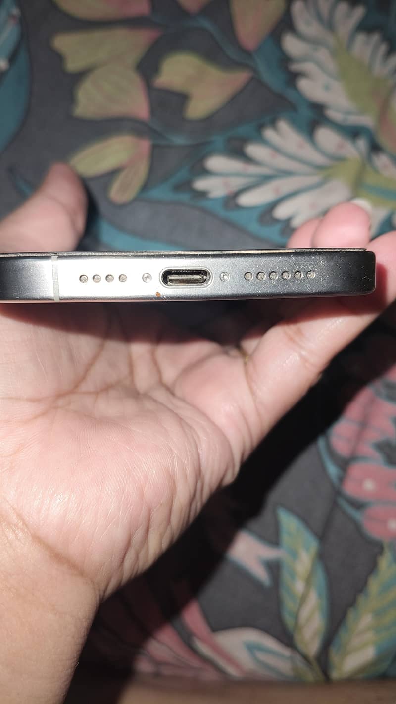 Apple iPhone 15 plus 3