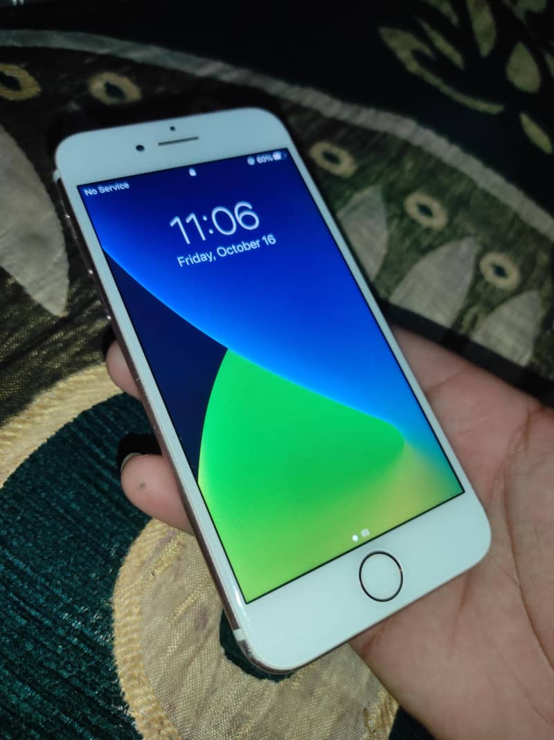 Apple iPhone 7 0