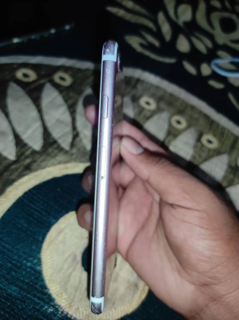 Apple iPhone 7 1