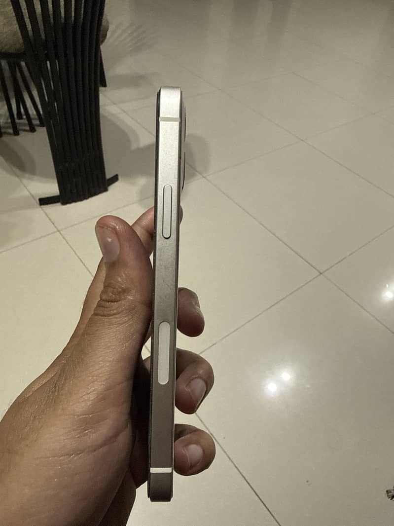 Apple iPhone 12 2