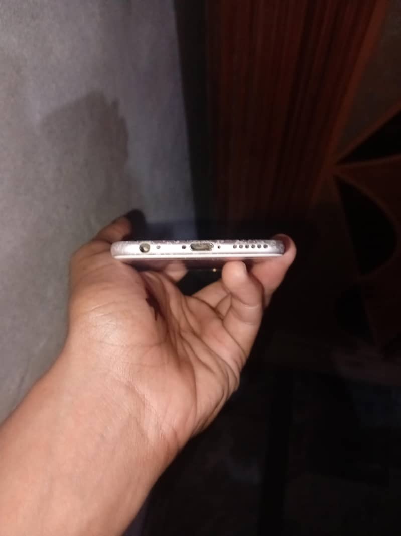 Apple iPhone 6S 3