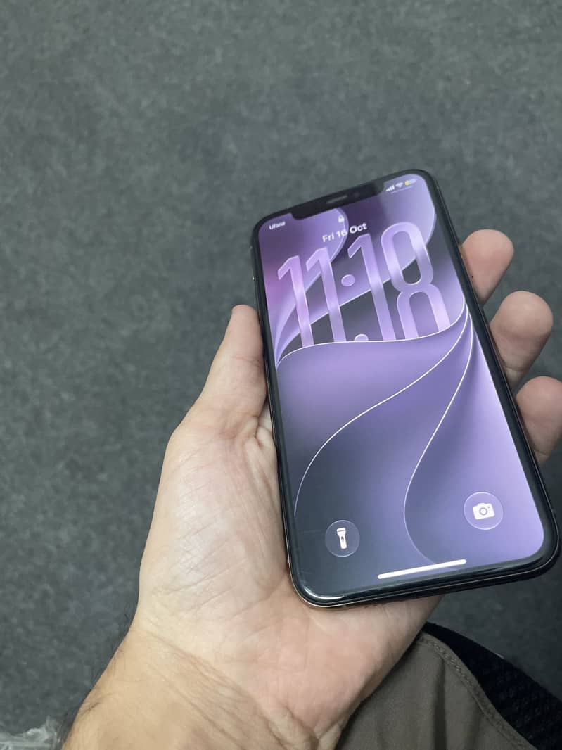 Apple iPhone 11 Pro 1