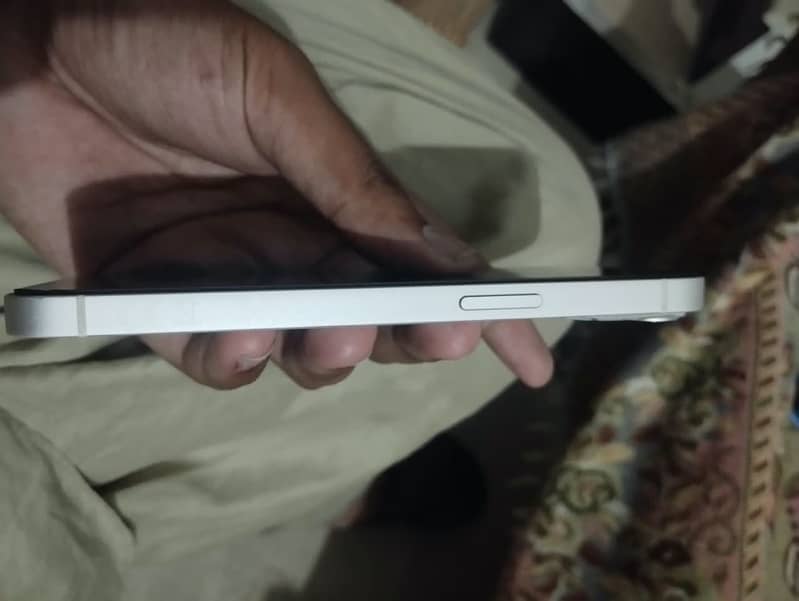 Apple iPhone 13 3