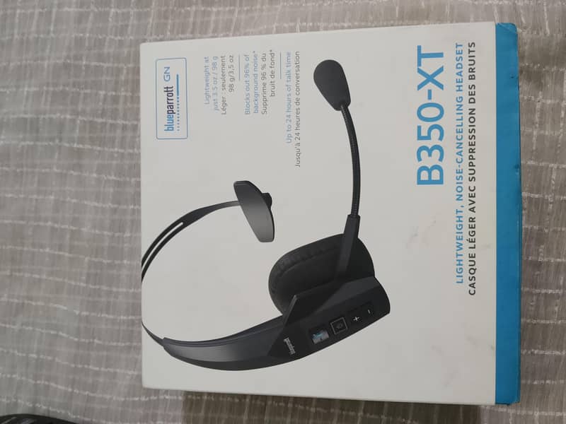 wireless Bluetooth headset 1