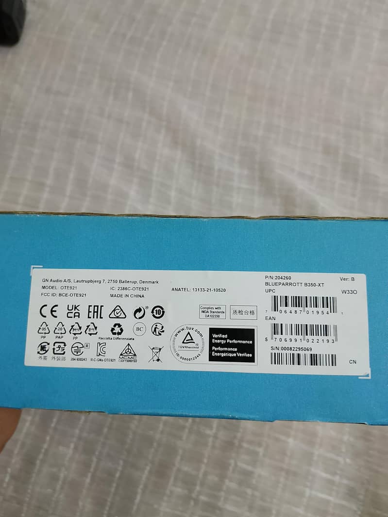 wireless Bluetooth headset 4