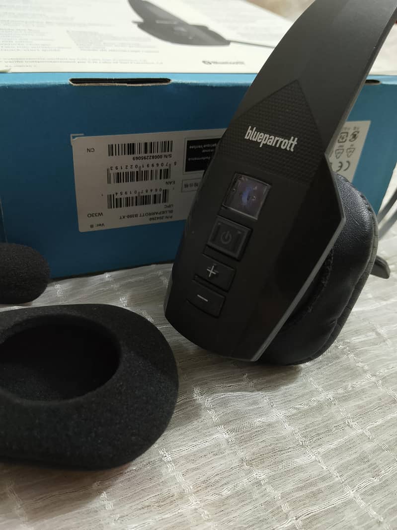 wireless Bluetooth headset 6