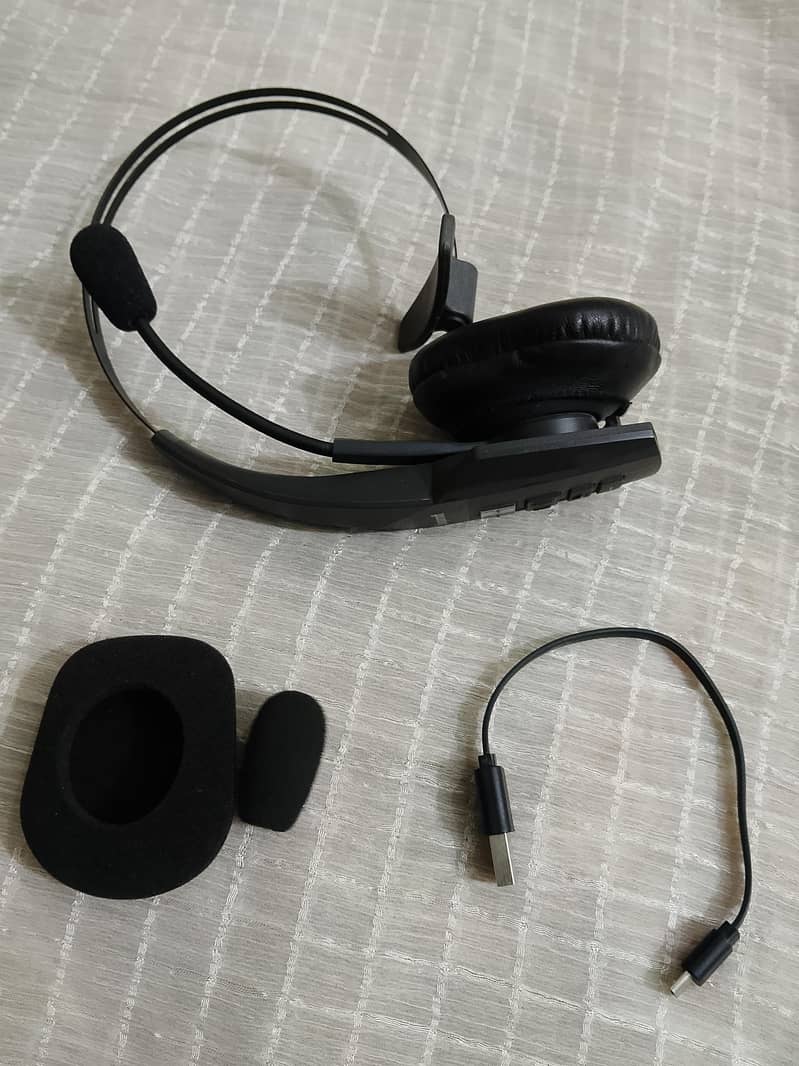 wireless Bluetooth headset 7
