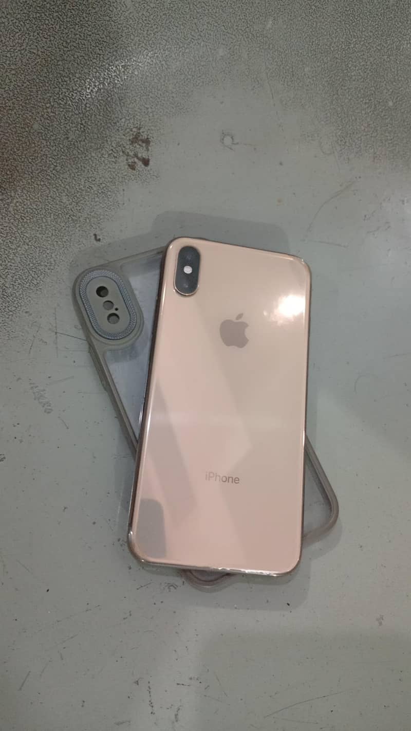 Apple iPhone XS 1