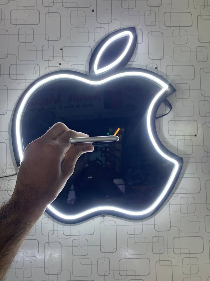 Apple iPhone SE 6