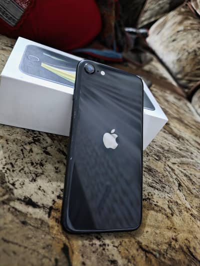 iPhone SE 128 gb 4 months full sim time condition 10 by 10