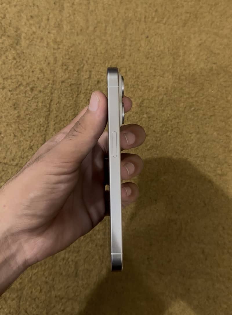 Apple iPhone 15 Pro 2