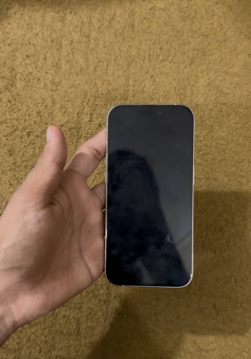 Apple iPhone 15 Pro 3