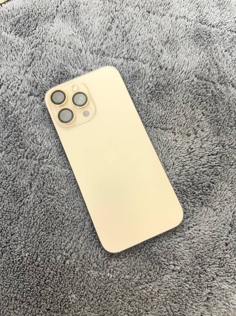 Apple iPhone 16 Pro Max 2
