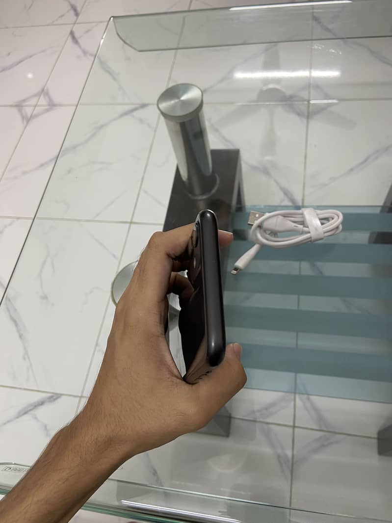 Apple iPhone 11 PTA APPROVED 4