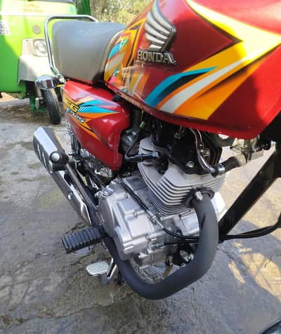 Honda CG 125 2025/2026 Model Total Genuine Just 4600 Km Use.