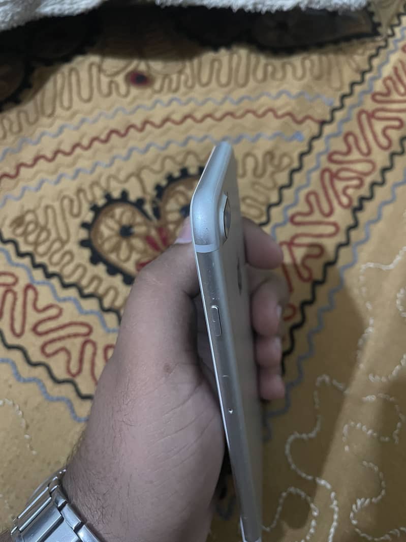 Apple iPhone 7 Plus 1