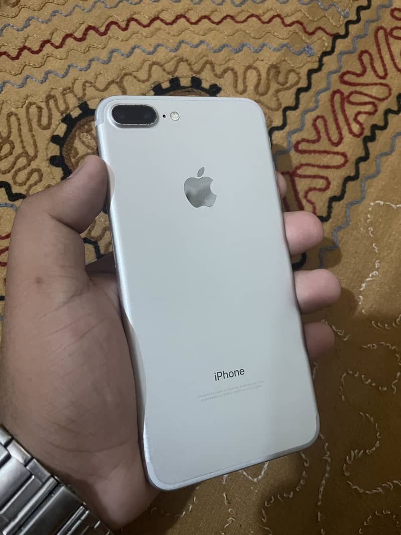 Apple iPhone 7 Plus 3