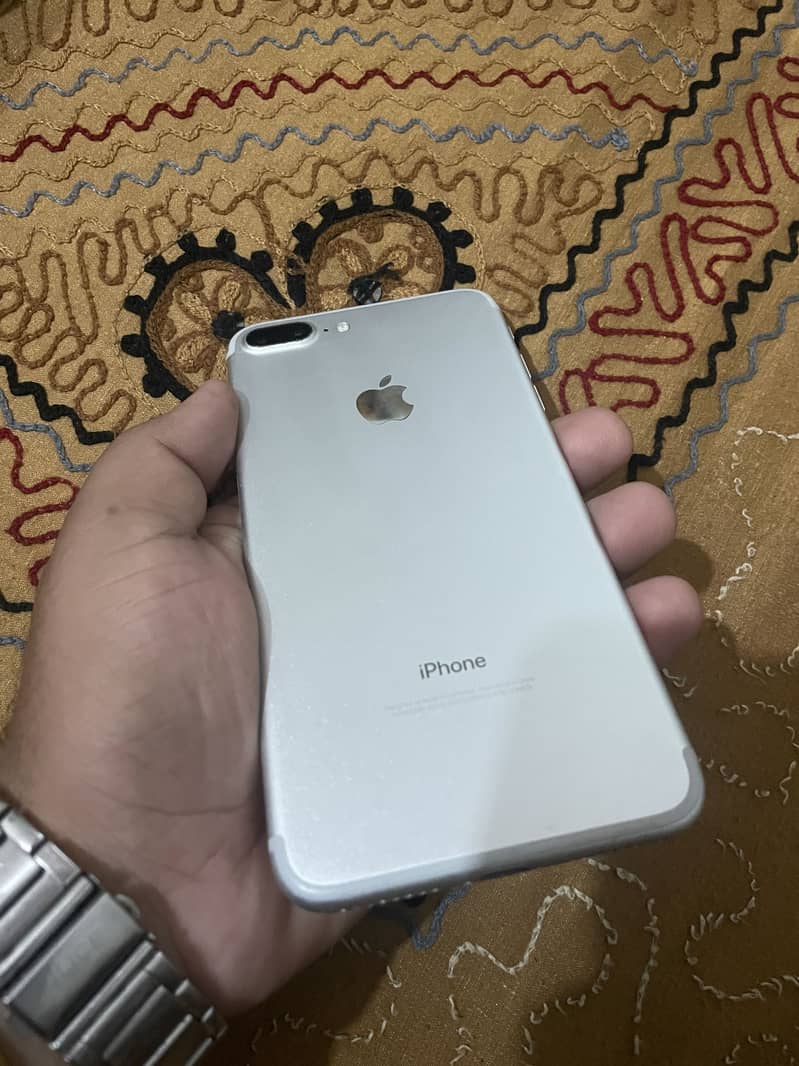 Apple iPhone 7 Plus 4
