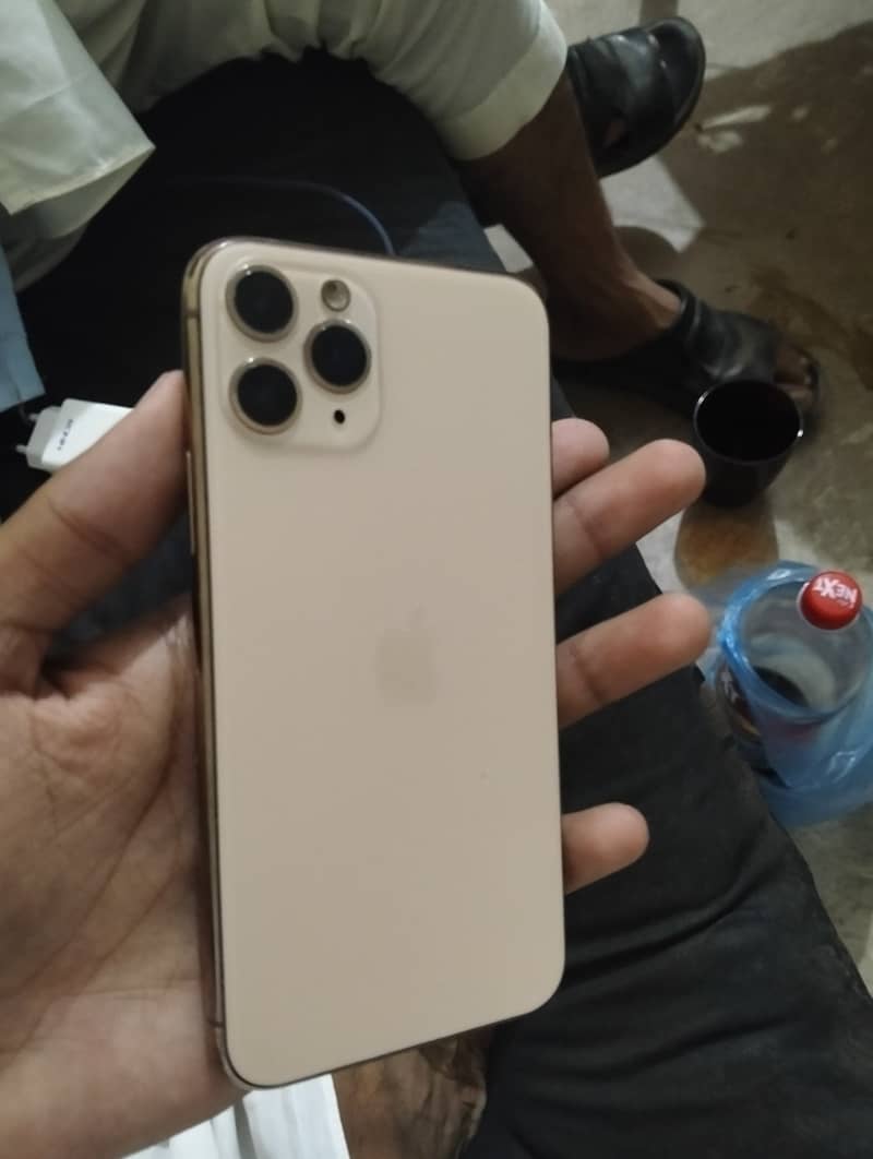 Apple iPhone 11 Pro 2