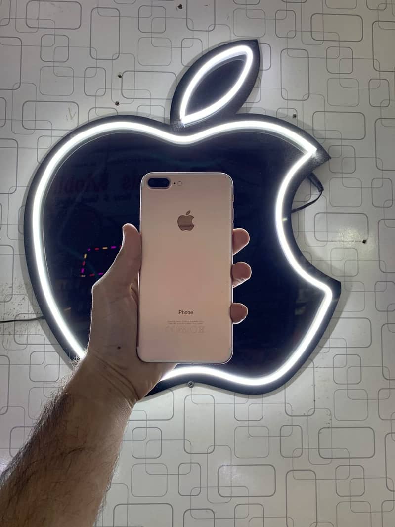 Apple iPhone 7 Plus 1