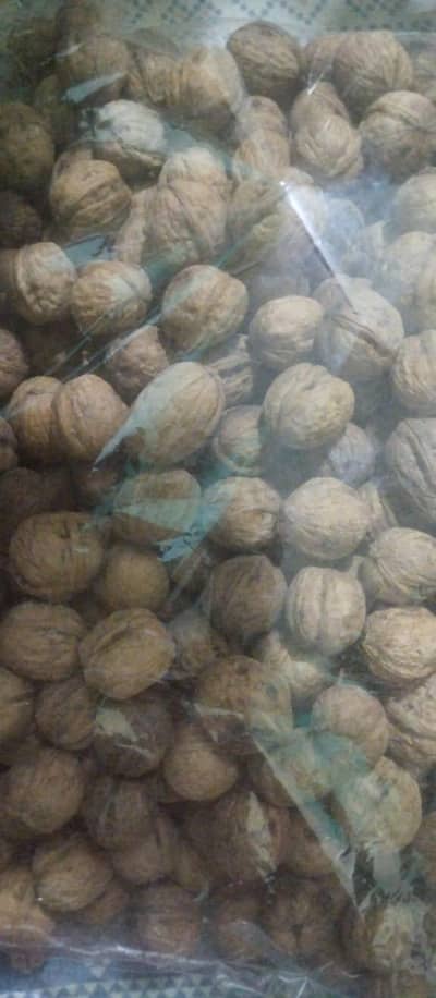 100% saweeti dry fruits