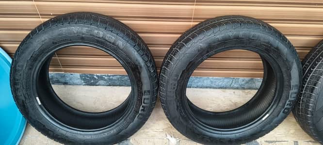tyers size 65/65/14 2 tyer new hain aik me aik punchar hai or 2 old