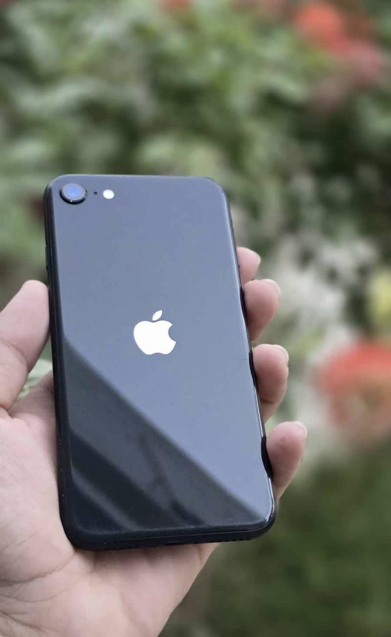 iPhone SE2020 0
