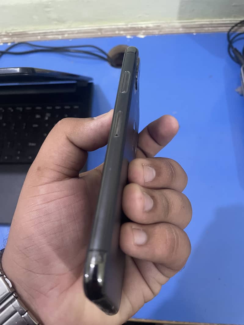 Apple iPhone X 2