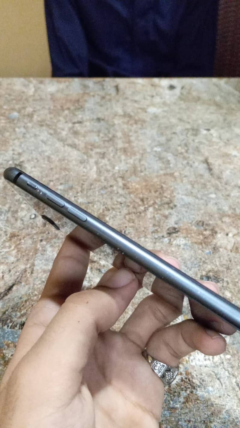 Apple iPhone 8 Plus 0