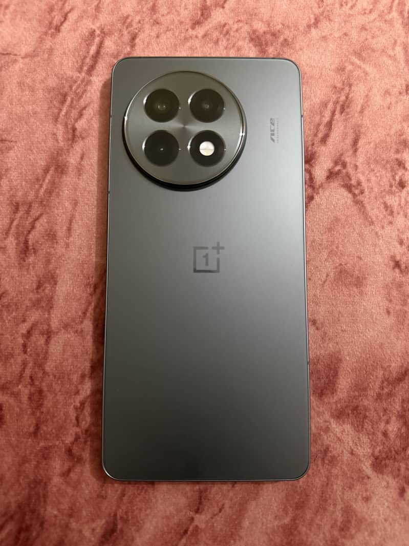 One Plus Ace5/13r 4