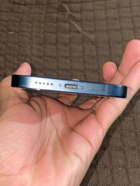 Apple iPhone 13 3