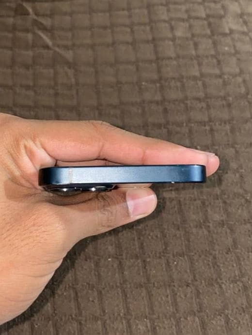 Apple iPhone 13 4