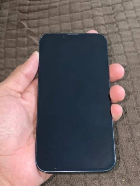 Apple iPhone 13 6