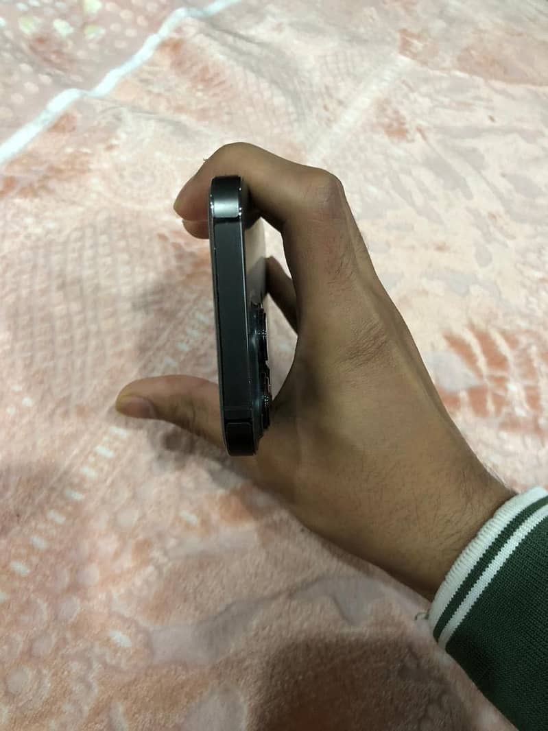 Apple iPhone 13 Pro 3