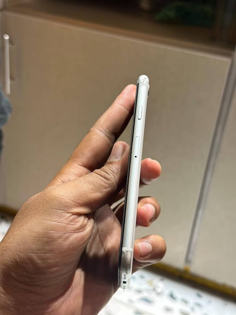 Apple iPhone SE 3