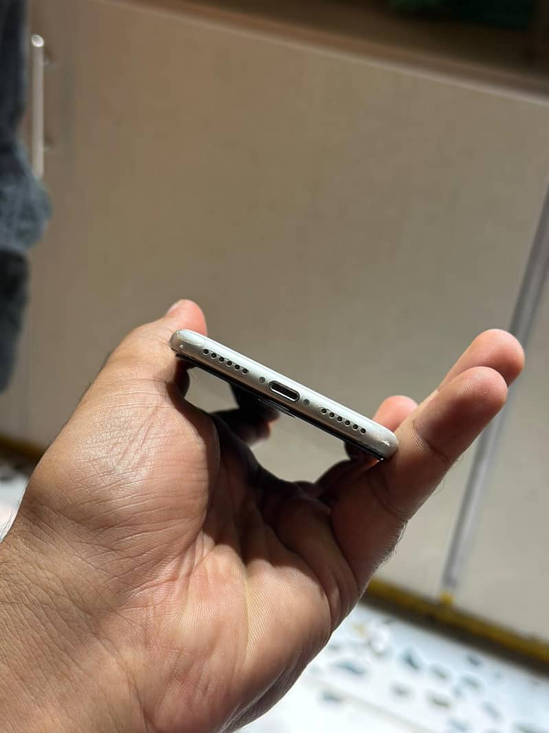 Apple iPhone SE 4